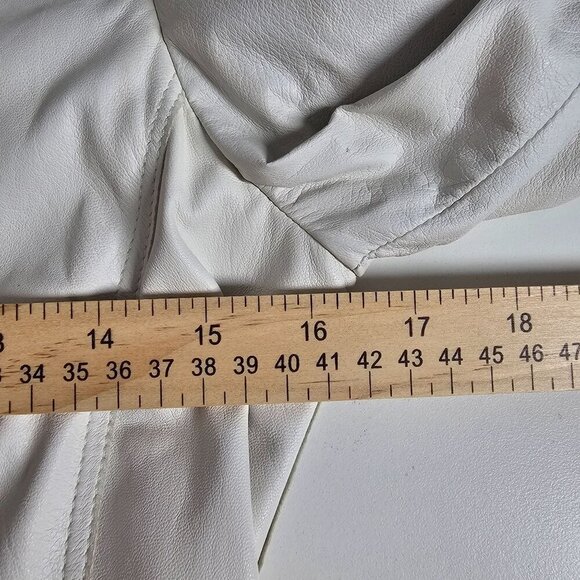 Vintage Italian White Leather Button-Up Jacket with Ruffles by Artico Womens XS - Picture 8 of 11